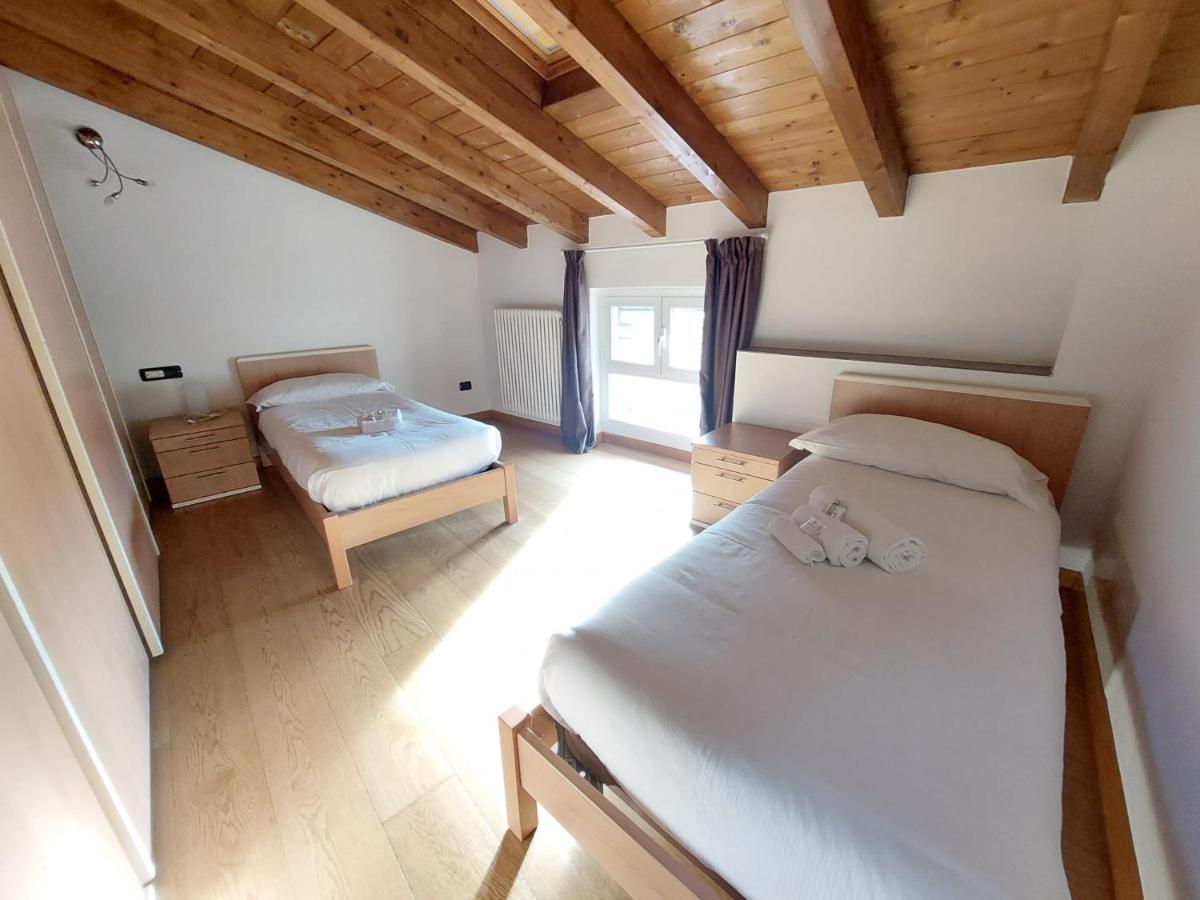 The Lake Apartment Colico Esterno foto